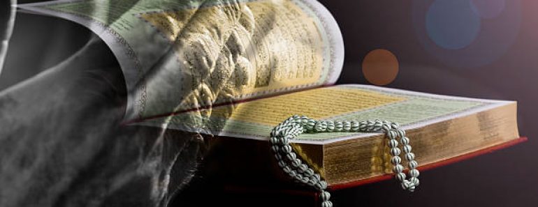 Peut-on écouter le coran pendant la prière ?